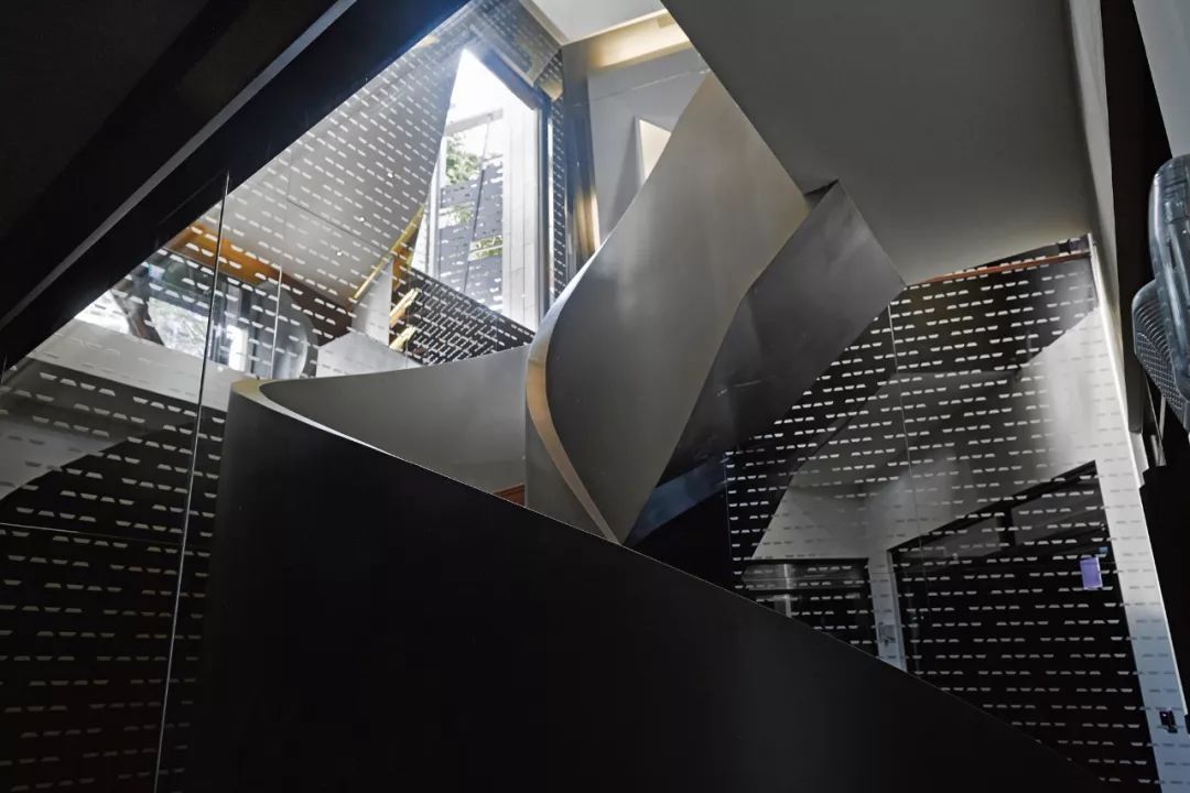 MASK Architects 设计可自我维持的 3D打印钢结构