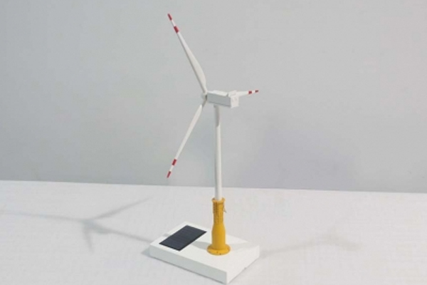 无尽动力之源：太阳能风力发电机模型的未来世界