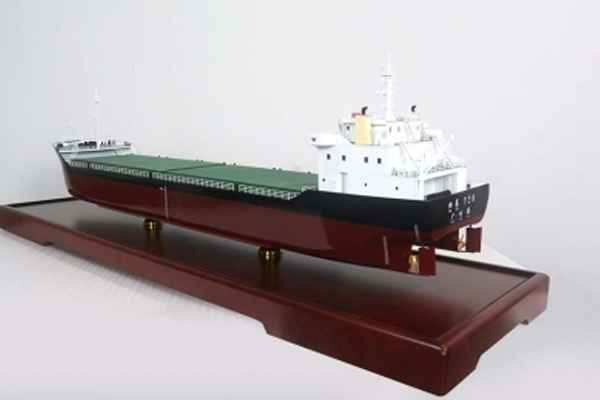 征服海洋之巅：仕泰728散货船模型的壮丽魅力