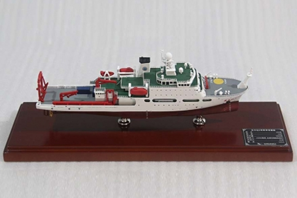探秘东方红3号科考船模型：科技与海洋的完美结合