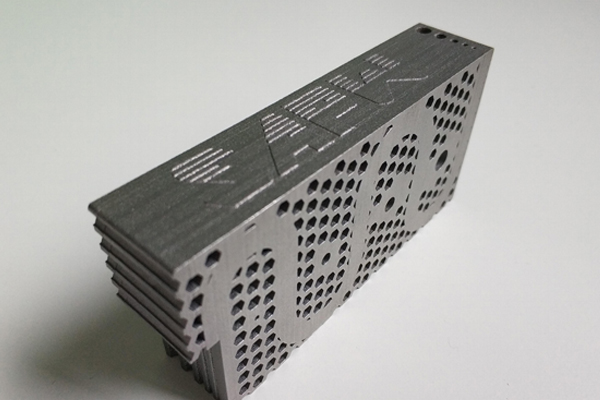 金属3D打印技术：颠覆性的制造革命