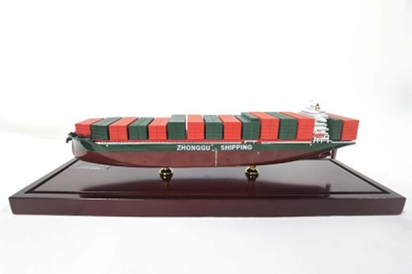 4600TEU集装箱船：高效、可靠的海上货运利器