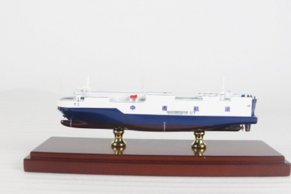  滚装船：运载巨型货物的海上巨无霸