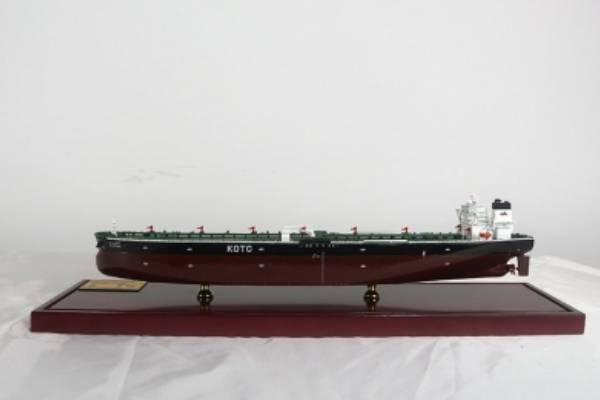 EURONAV NV油船：发展历程、应用领域与工艺特点探析及模型制作艺术