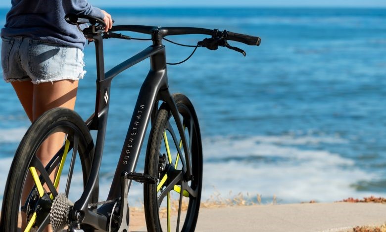 Superstrata推出全球首款定制3D打印一体式碳纤维电动自行车