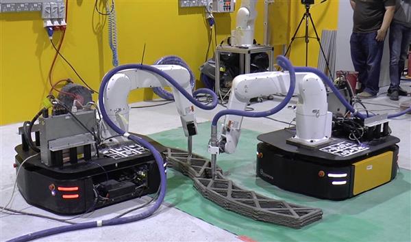 研究人员使用一组移动机器人来3D打印大型结构
