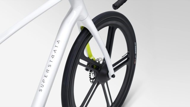 Superstrata推出全球首款定制3D打印一体式碳纤维电动自行车