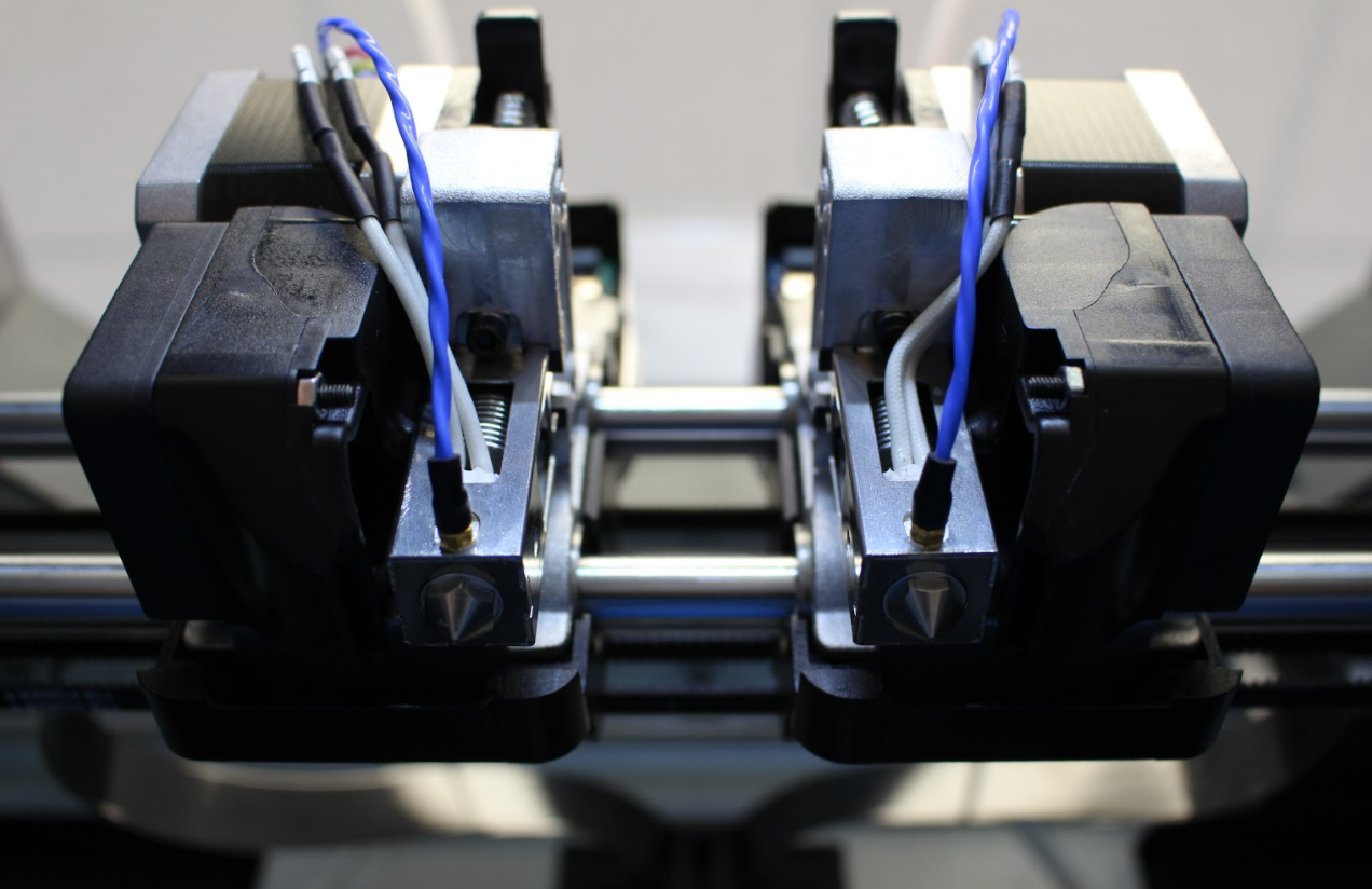 评测：闪铸的碳纤维3D打印机-CREATOR 3 V2