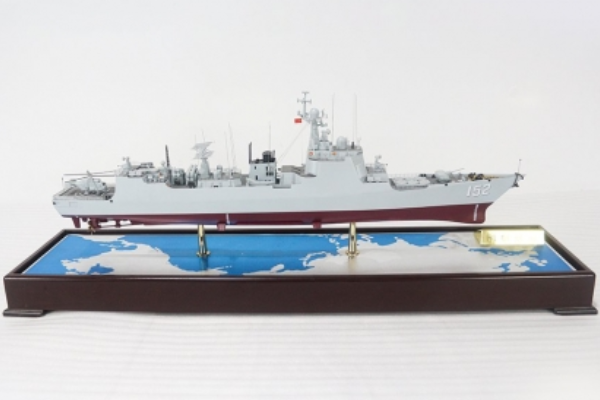 052C型导弹驱逐舰152济南舰：中国海军现代化进程的里程碑之作