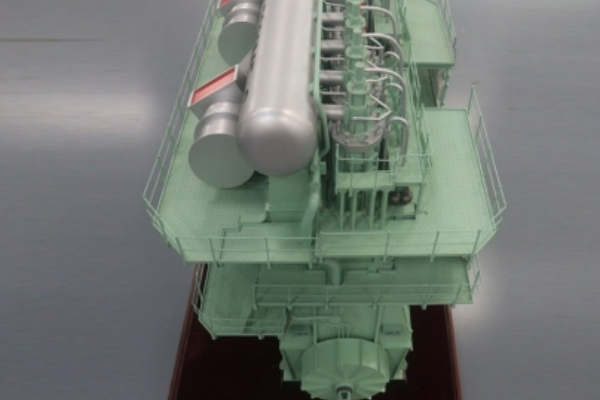  (DMD-MAN) 7S80-MC发动机模型：大型船舶动力核心的精密复刻与技术解析