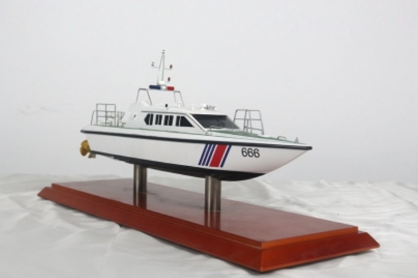 巡逻艇的发展历程、广泛应用与工艺特点解析及模型制作艺术