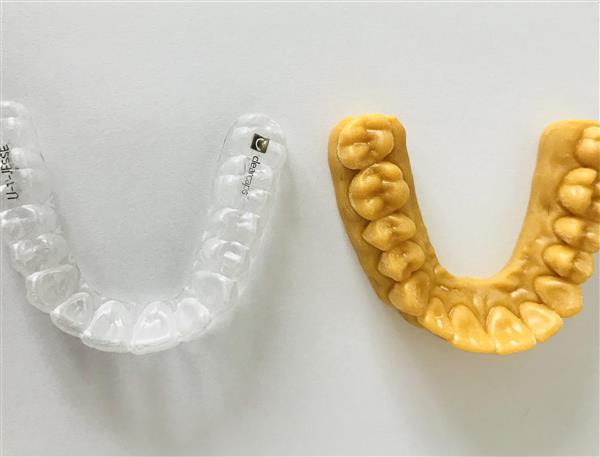 ClearCaps公司展示使用3D打印机批量生产牙科矫正器