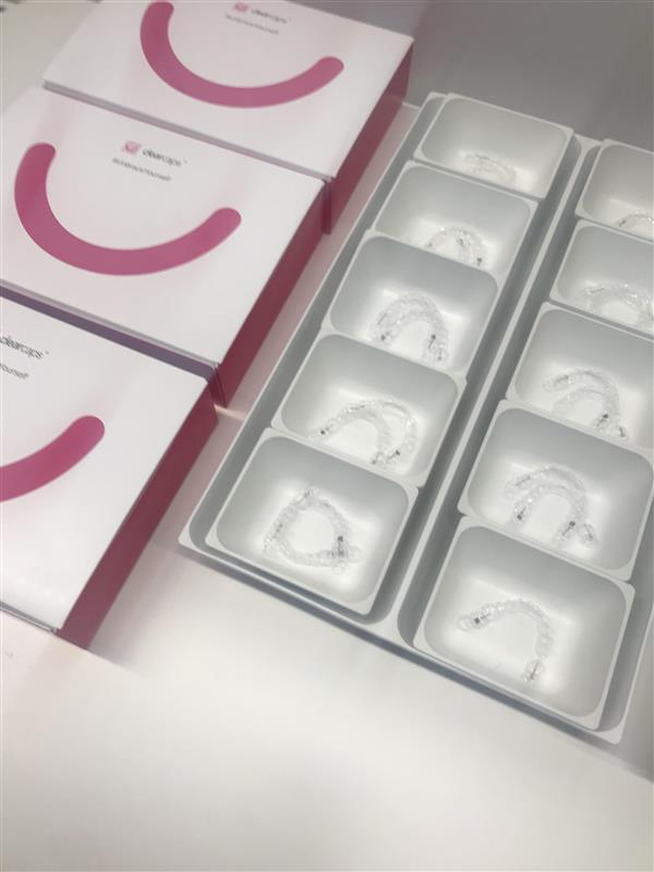 ClearCaps公司展示使用3D打印机批量生产牙科矫正器