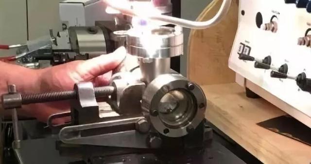 美国科学家使用3D打印技术制造硅化铀核燃料