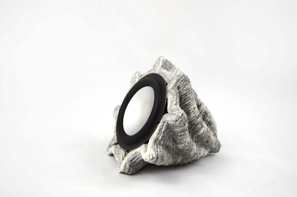 设计师推出使用废纸做材料的3D打印机PaperPulpPrinter