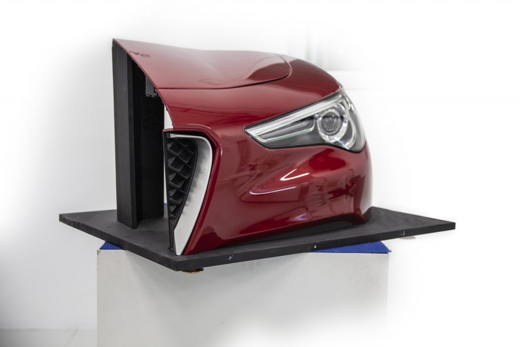 采用集成添加剂和传统制造技术的3D Systems On Demand制造的汽车大灯原型