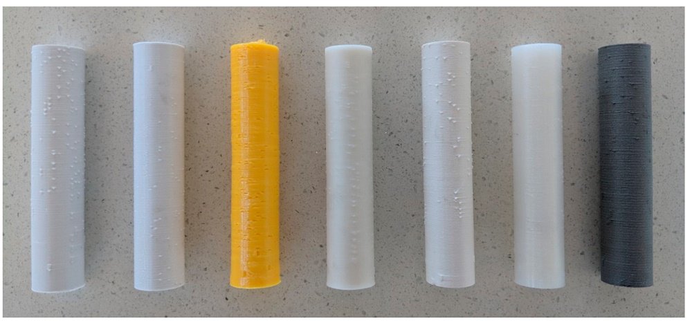 小型燃料颗粒，从左到右：ABS，PLA，PETG，PP，ASA，尼龙和AL