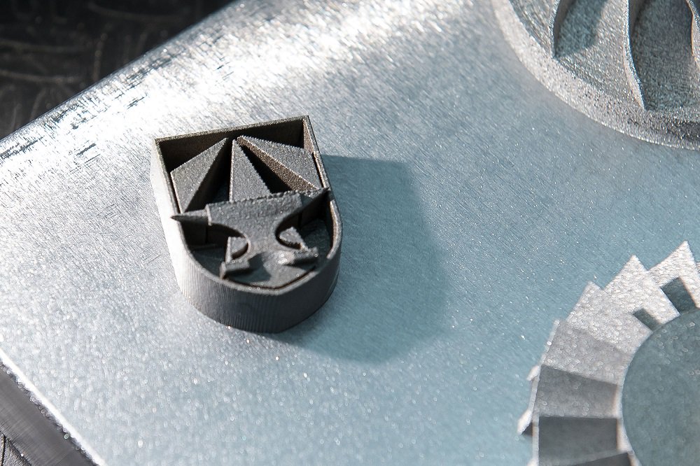   3D打印金属零件，用于测试定制合金的功能